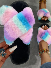 Pantuflas de felpa con rayas de arcoíris